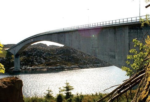 Stolmos tiltas Norvegijoje (3b pav.).