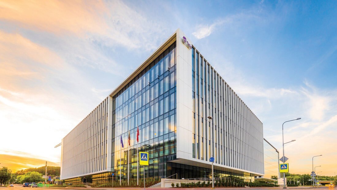 Šešių aukštų ir 15 000 kv. m ploto telekomunikacijų bendrovės „Telia Lietuva“ pastatas yra vienas iš „Saltoniškių 7“ verslo biurų komplekso pastatų. Statybų bendrovės „Mitnija“ (fotografas Mantas Gudzinevičius) nuotr.