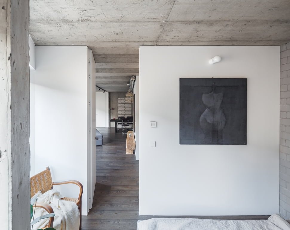 Daugiau erdvės gyvenimui: bute Vilniuje dizainerė paliko atvirus vamzdžius, betoną ir plytas 3 08 Simona Vilute Interjeras kosciuskos ©Norbert Tukaj 0046