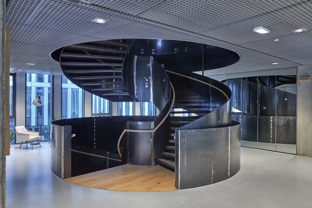 Naujasis „Vinted“ biuras: naudoti baldai ir nuspalvintas gatvės gyvenimas 7 16 DO ARCHITECTS VINTED ©Norbert Tukaj 0385