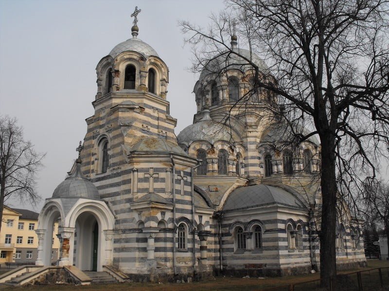 Švenčionių cerkvė atgavo ankstesnes spalvas, bet remontas tęsiasi jau 7 metus 3 Švenčionių cerkvė 2014 m. prieš pradedant darbus