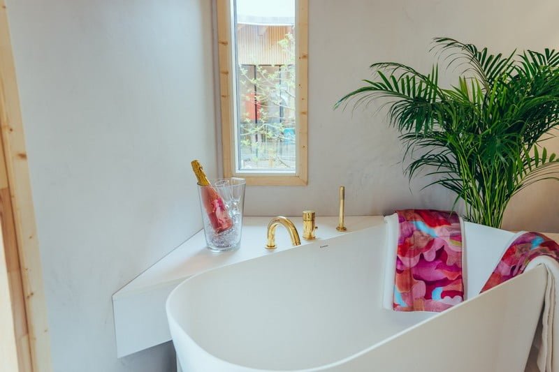 Namas Suomijoje – žiedinės ekonomikos principų taikymo pavyzdys 10 Vonios dubuo