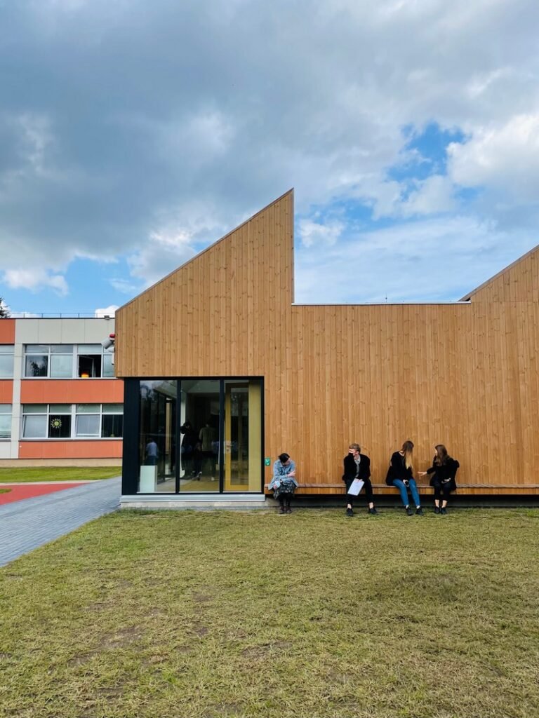 Medžiu kvepiantis vaikų darželis „Pelėdžiukas“ 7 Darželis Pelėdžiukas