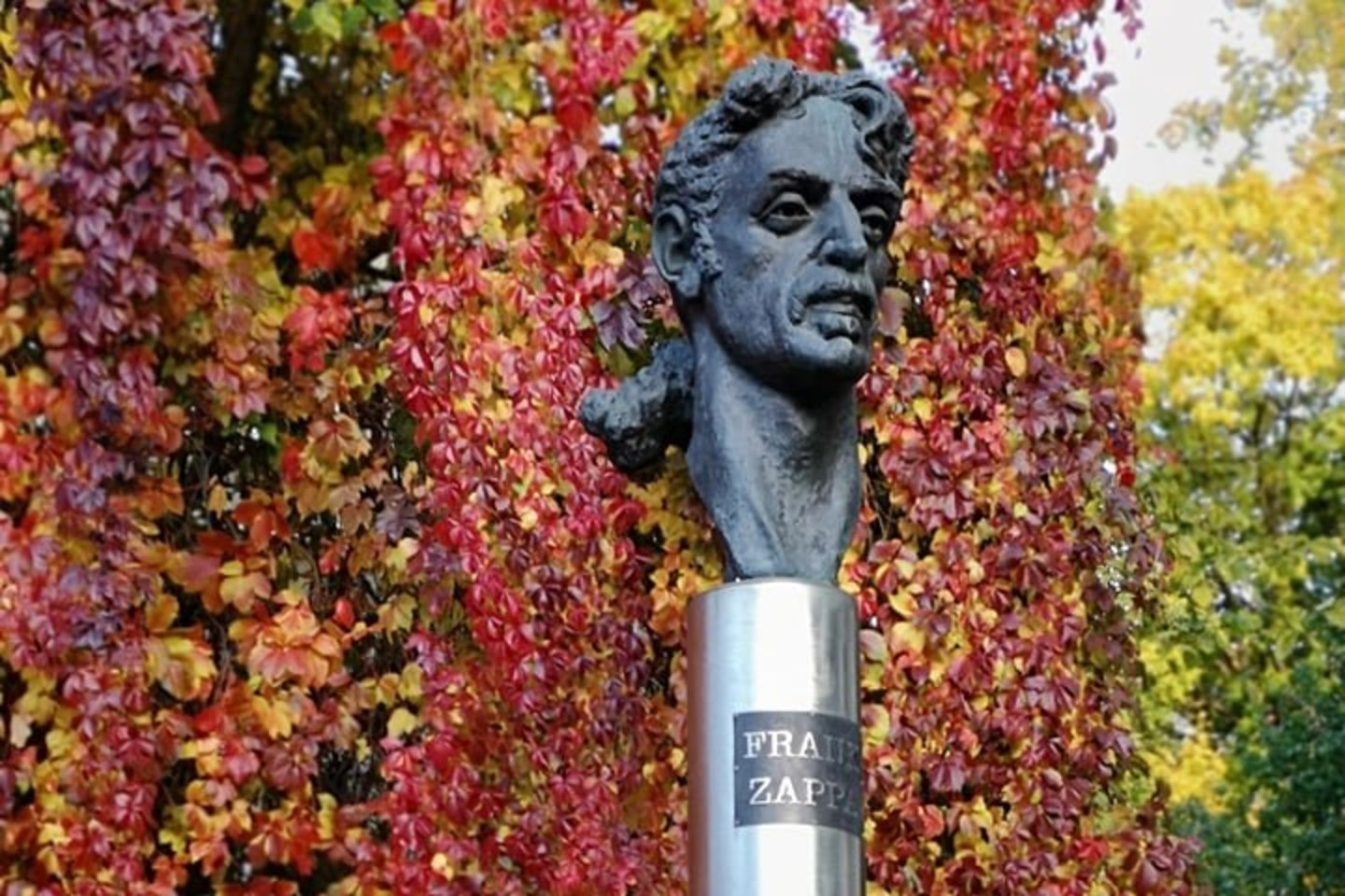 frank zappa vilnius monument