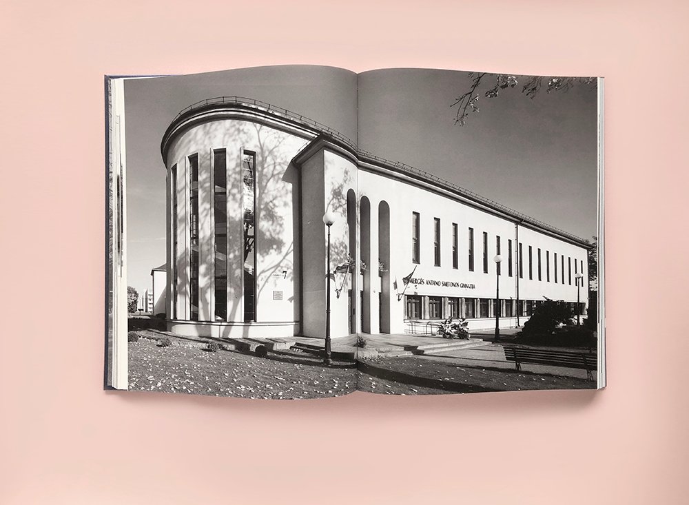 100 zingsniu modernios lietuviskosios architekturos link albumas SA