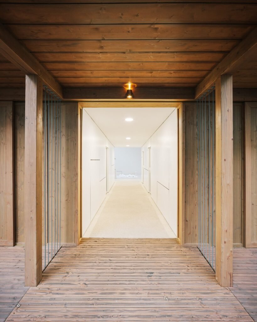 Paryžiaus kvartalo širdyje paslėptas ir atrastas medinis daugiabutis 7 Logements - MARS Architectes - Paris 12ème