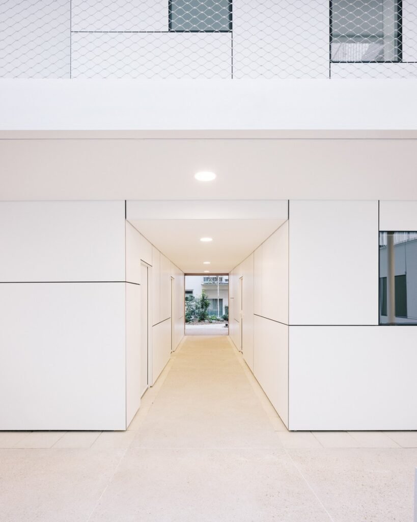 Paryžiaus kvartalo širdyje paslėptas ir atrastas medinis daugiabutis 18 Logements - MARS Architectes - Paris 12ème