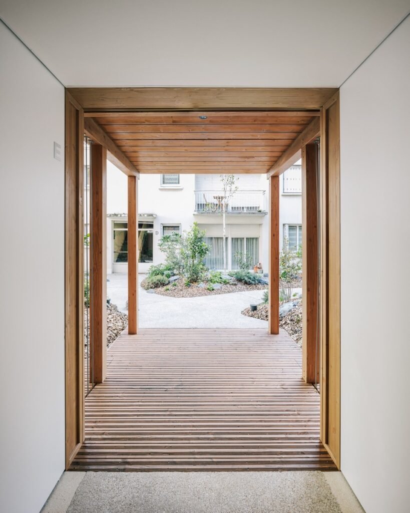 Paryžiaus kvartalo širdyje paslėptas ir atrastas medinis daugiabutis 24 Logements - MARS Architectes - Paris 12ème