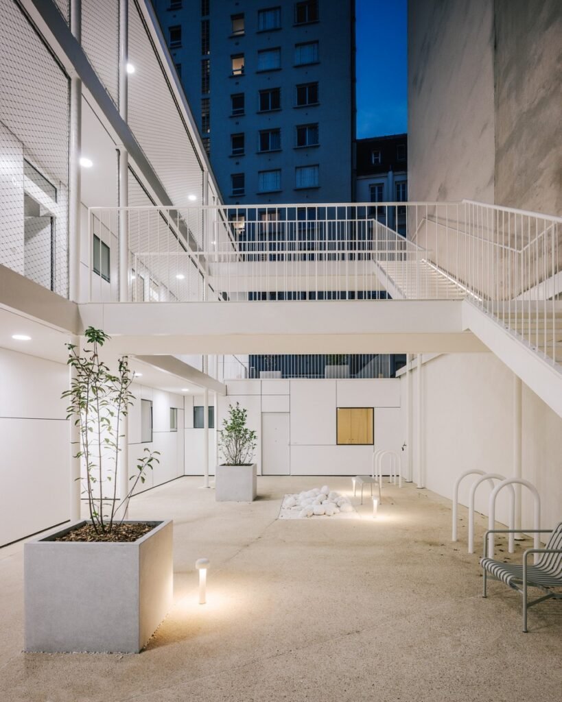 Paryžiaus kvartalo širdyje paslėptas ir atrastas medinis daugiabutis 29 Logements - MARS Architectes - Paris 12ème