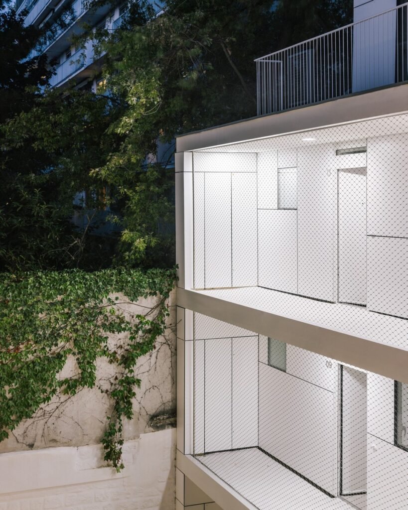 Paryžiaus kvartalo širdyje paslėptas ir atrastas medinis daugiabutis 30 Logements - MARS Architectes - Paris 12ème