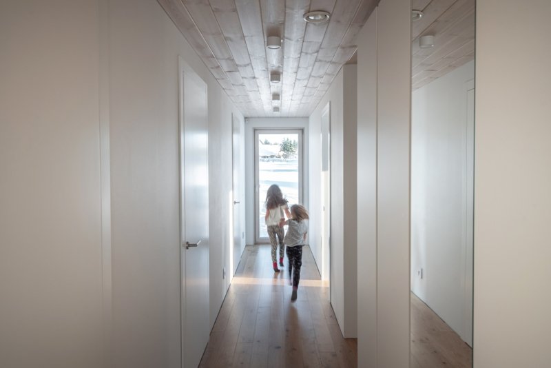 Medis interjere: architektai ieško laikui nepavaldžių, išjaustų sprendimų 2 © Aiste Rakauskaite Photography 7