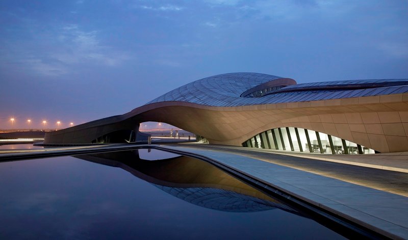 05 ZHA BEEAH HQ Sharjah UAE ©HuftonCrow