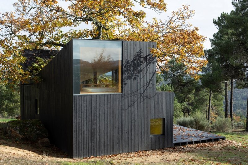 Kaštono apglėbtas namas 5 10 1520 VALEFLOR O HR 42©JOSE CAMPOS