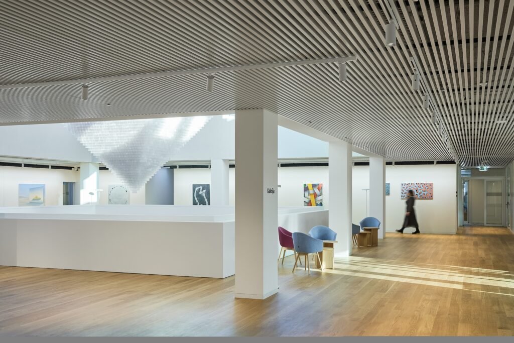 Po rekonstrukcijos atsivėrusi Kauno biblioteka susiliejo su Ąžuolynu 9 Azuolyno biblioteka ©Norbert Tukaj 7988