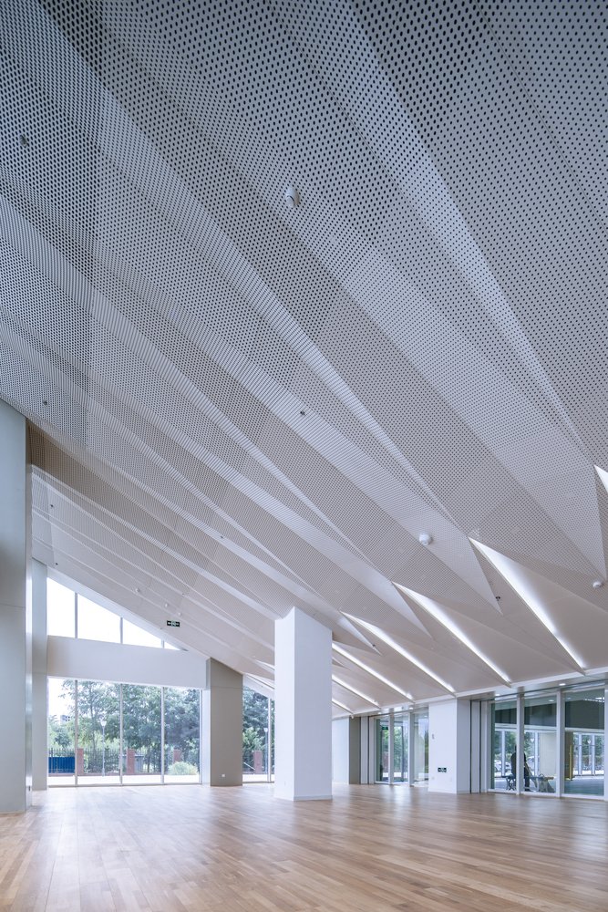 Architektūros milžinai: 6 įspūdingi sporto kompleksai, arenos ir stadionai 2 View to the Entrance ©Weiqi Jin