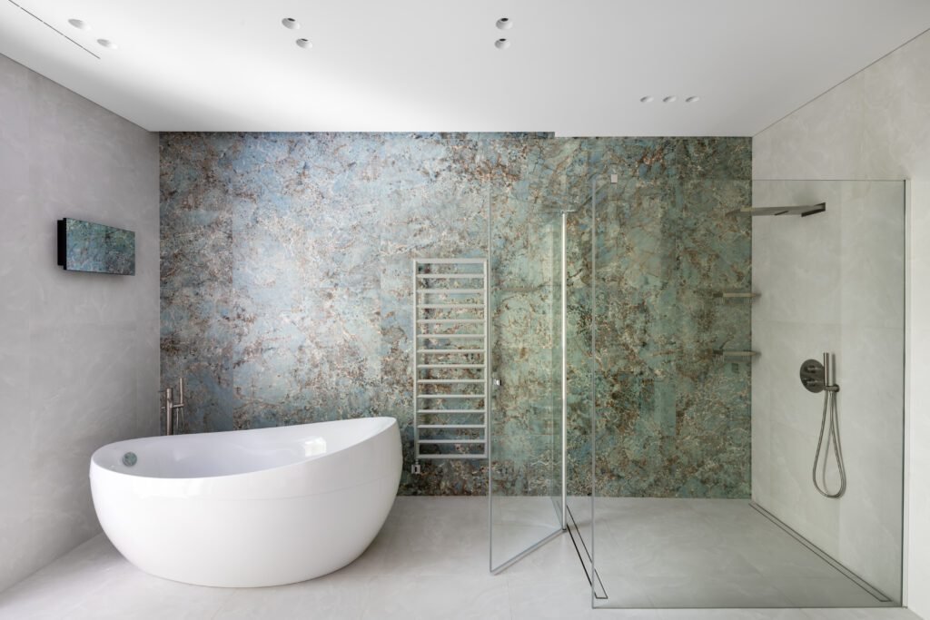 98 pilna troba gyvenamasis namas Jelskio 15 interjeras irengimas dizainas vonia vonios kambarys