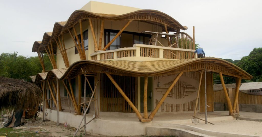 bambuko konsrtukcijos ekologiska statybu medziaga tvarus pastatai namas