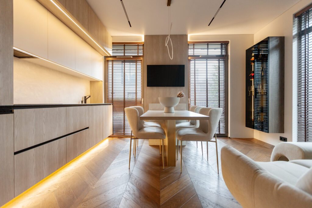 ergonomiski namai svetaine valgomasis virtuve dizainas interjeras vidaus apsvietimas