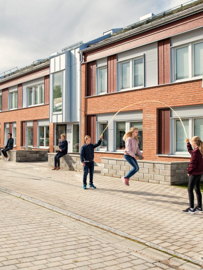 🟢 Kvartalinė renovacija: nuo socialinių būstų modernizavimo iki dangoraižių atnaujinimo 11 Kvartaline renovacija Svedijoje. „Vivalla White Arkitekter nuotrauka