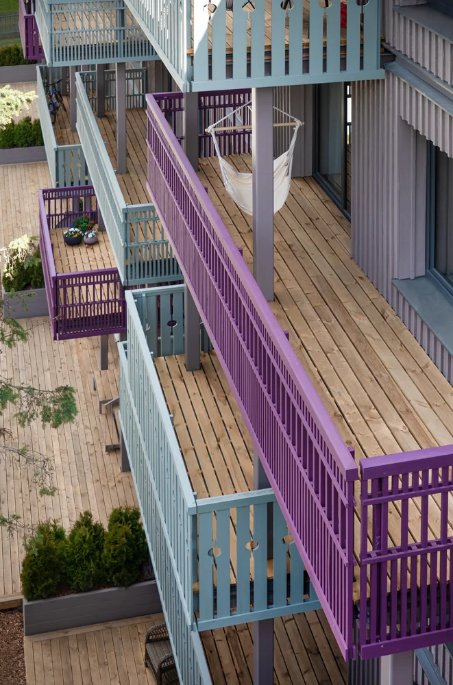 🟢 Iš bjauriojo ančiuko į gulbę – renovacija balkonais 1 Naturaliomis medziagomis artinamasi gamtines aplinkos link. Klavs Loris nuotr 2