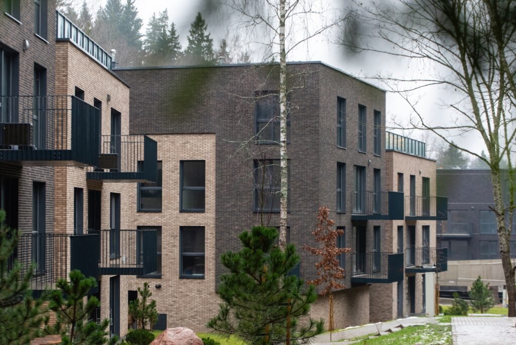 NT rinka Vilniuje 2026: skirtingi statybų tempai ir segmentų dinamika 2 keru kerai daugiabutis kvartalas daugiabuciu kvartalas gyvenamasis vilnius architektura eksterjeras archbook flexiforma juju fotografija fasadai aplinka