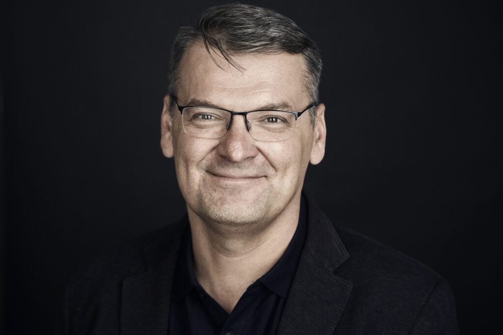 Išskirtinė pastato apdaila neturi būti brangi – unikaliems fasadams pasitelkia ir šluotą 3 Donaldas Trainauskas 2