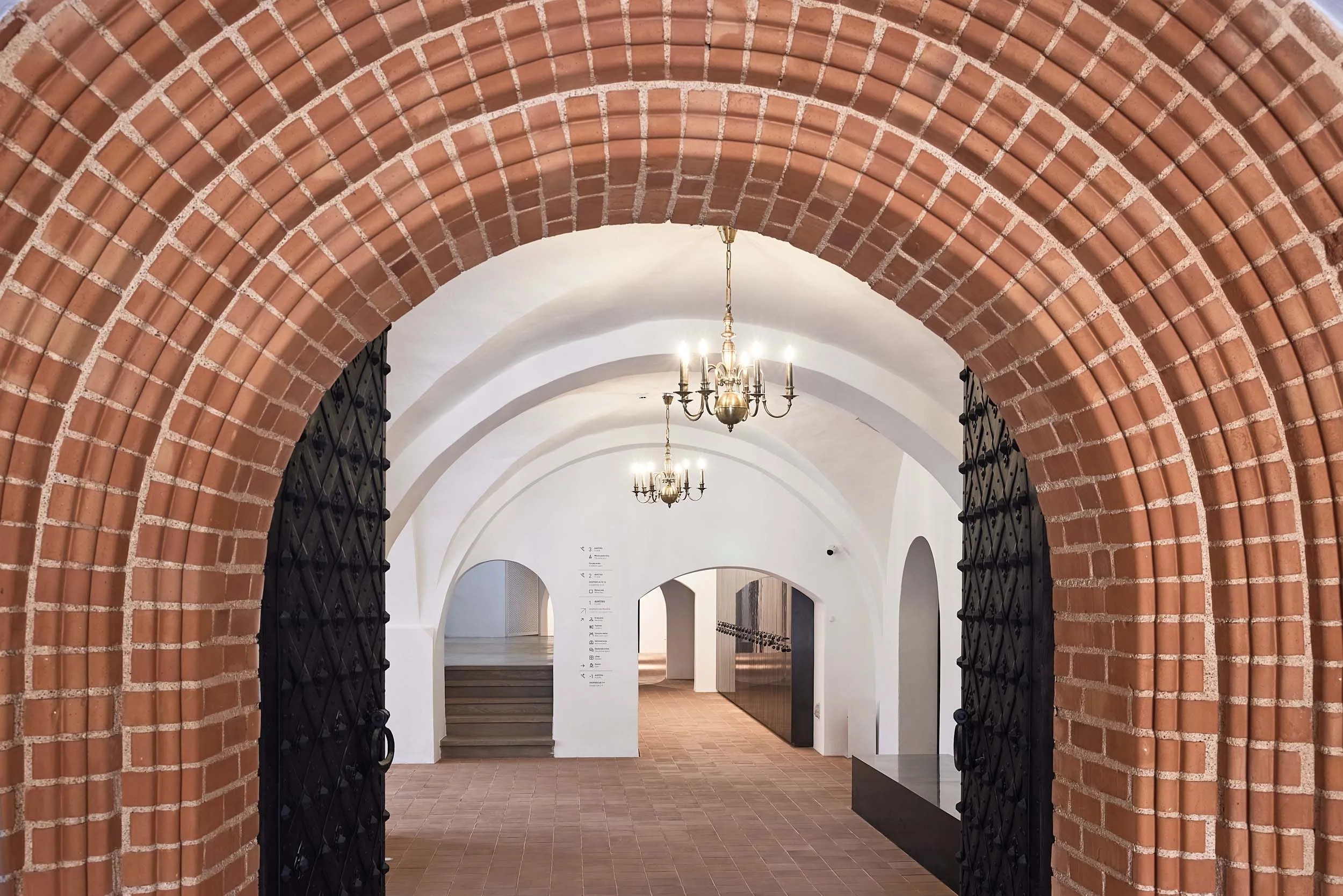 Kauno rotušės rekonstrukcija 15 archbook projektas kauno rotuse rekonstrukcija architektai processoffice paveldas architektura interjeras kaunas @Norbert Tukaj 2