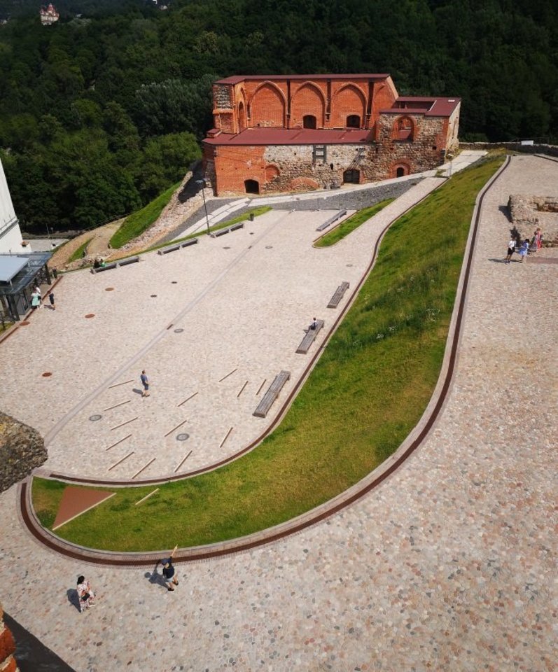 „Archbook“ mėnesio geriausias: „Architektūros linija“ apie architektūros meną, tapusiu gyvenimo linija 7 1863–1864 metu sukileliu pagerbimo paminklas ant Gedimino kalno