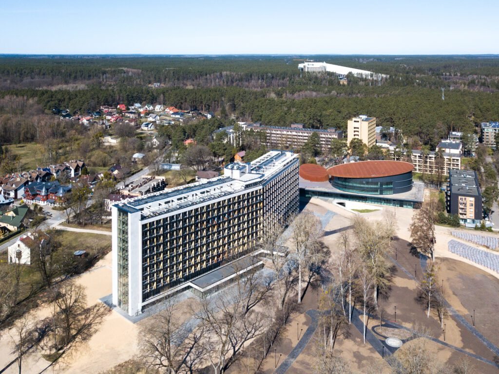 „Nemuno by CITUS“ komplekse siūlys išbaigtą „aparthotelio“ modelį ir M. K. Čiurlionio kūrybos motyvus 2 Nemunas by CITUS nuotrauka eksterjeras 01