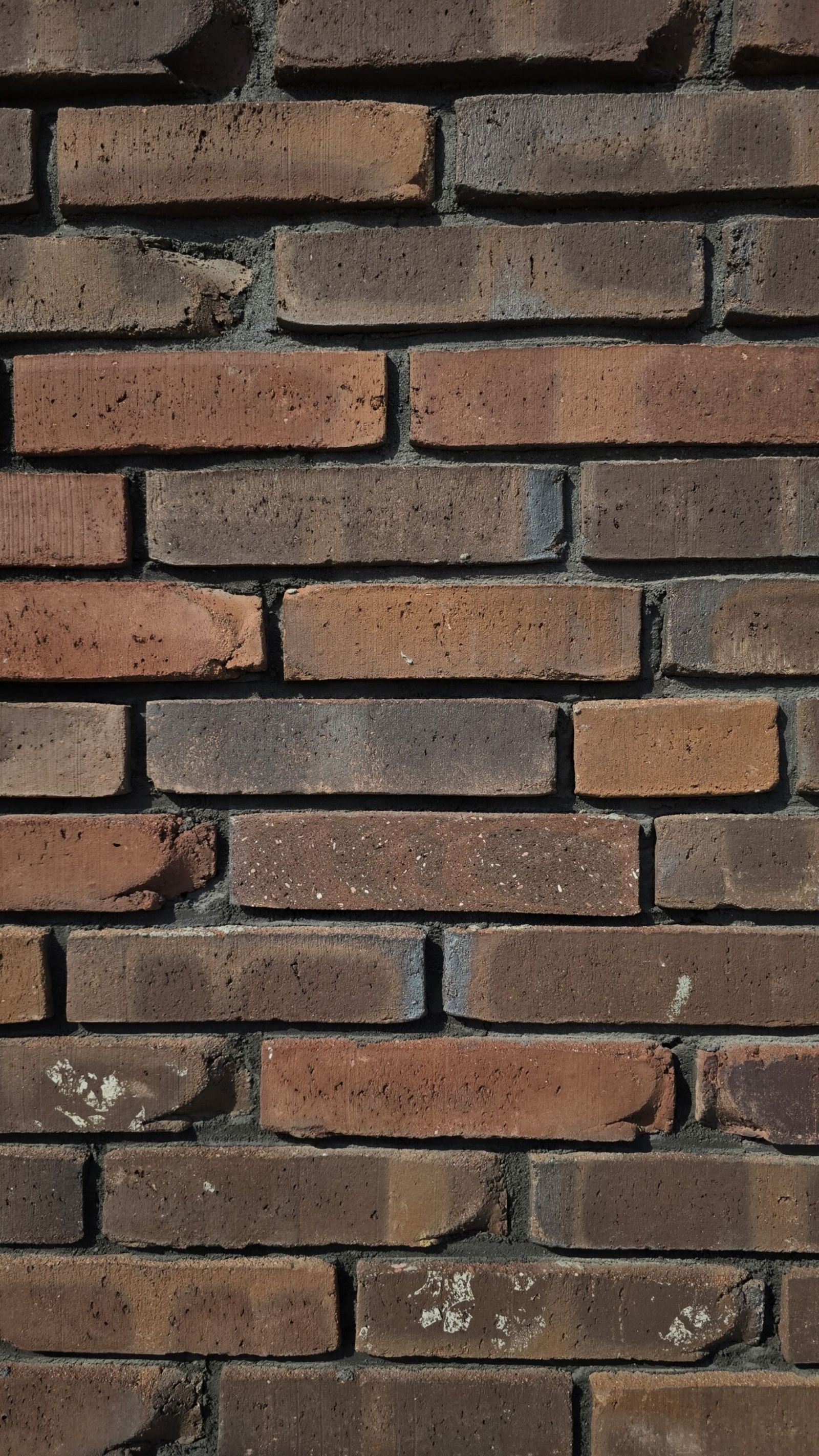 Mažas biudžetas – didelis efektas: kaip žaisti keramikos ir klinkerio raštais bei formomis? 5 „Nuskeltais kampais plyteles 3D efektas padrikas klijavimas nesutampa siules. Agmeka arcgyvas 1.jpg kopija scaled