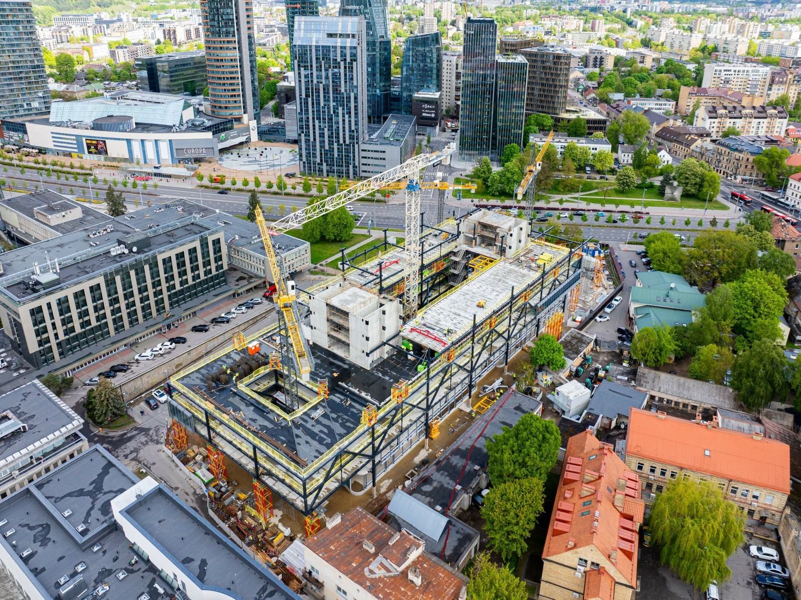 Sostinės Konstitucijos pr. įsibėgėjo verslo centro „Sąvaržėlė“ statybos 2 original VerslocentrasSvarl31 scaled