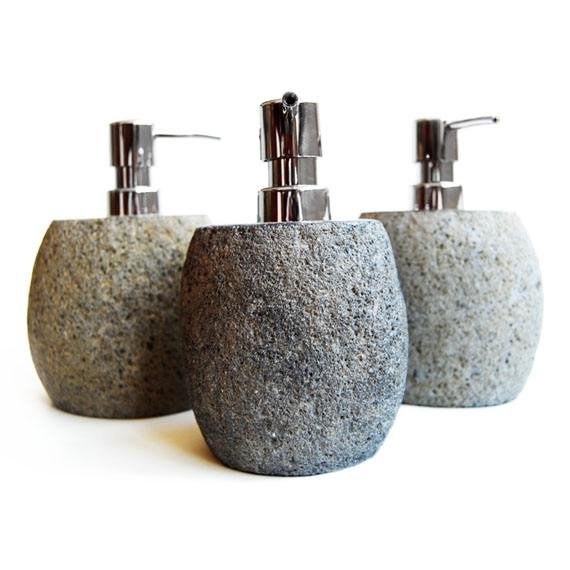 SPA atmosferos vonios kambaryje kūrimas: interjero dizainerė pataria 7 akmeniai muilo dozatoriai