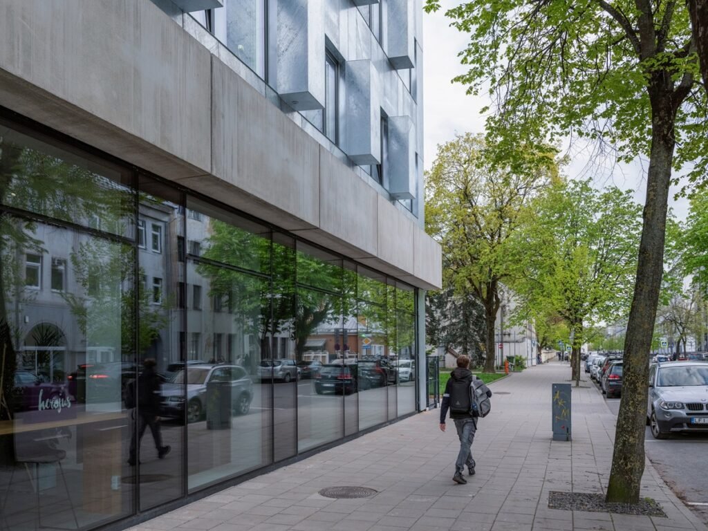 Spaustuvės konversija į šiuolaikinę mokyklą Kauno centre: paveldėjo industrinį charakterį ir kūrybos laisvę 6 4