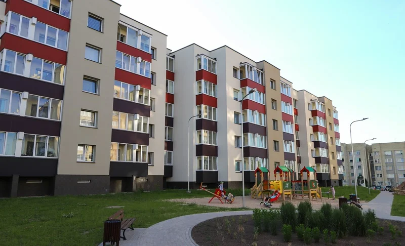 Renovacijos banga Lietuvoje įsibėgėja per lėtai 4 Kvartaline renovacija Utenoje APVA nuotr1