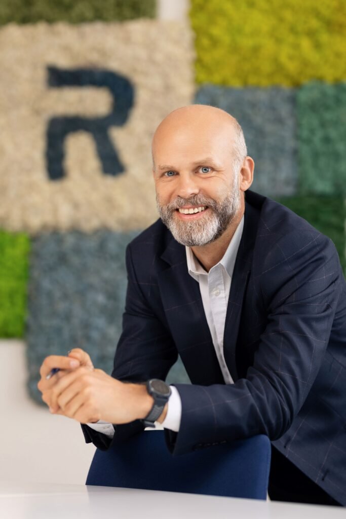 „Reynaers Aluminium“ vadovas Lietuvoje: „Geras patarimas gali sutaupyti milijonus“ 3 „Reynaers Aluminium“ atstovybės Lietuvoje vadovas Linas Kėvelaitis