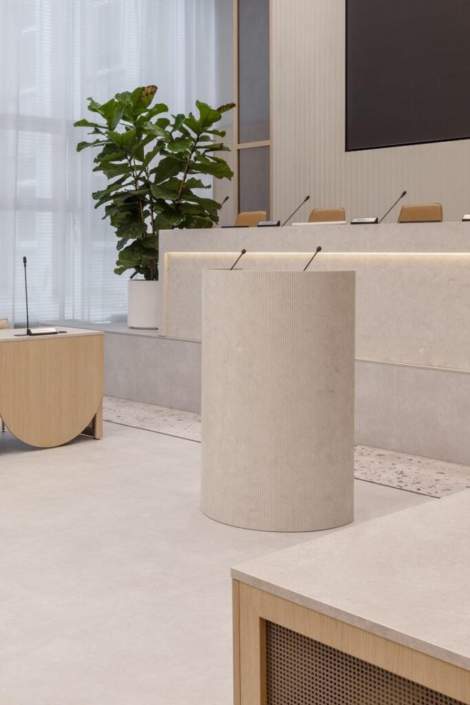 Viešųjų erdvių interjeras: estetika, šviesa ir funkcija 5 Rinktines g. HR 15 1