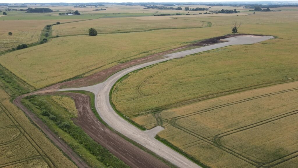 Kauno rajone statomas vėjo jėgainių parkas prisidės prie švarios elektros energijos gamybos 3 irengti takai laukia atvykstant elektriniu