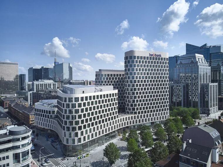 Stiklo fasadai – šiuolaikinio miesto vizitinė kortelė 3 122642 Quatuor Drone 10