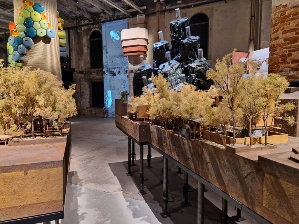 Gamta mums padės: Venecijos architektūros bienalė. II dalis 9 12 Vector