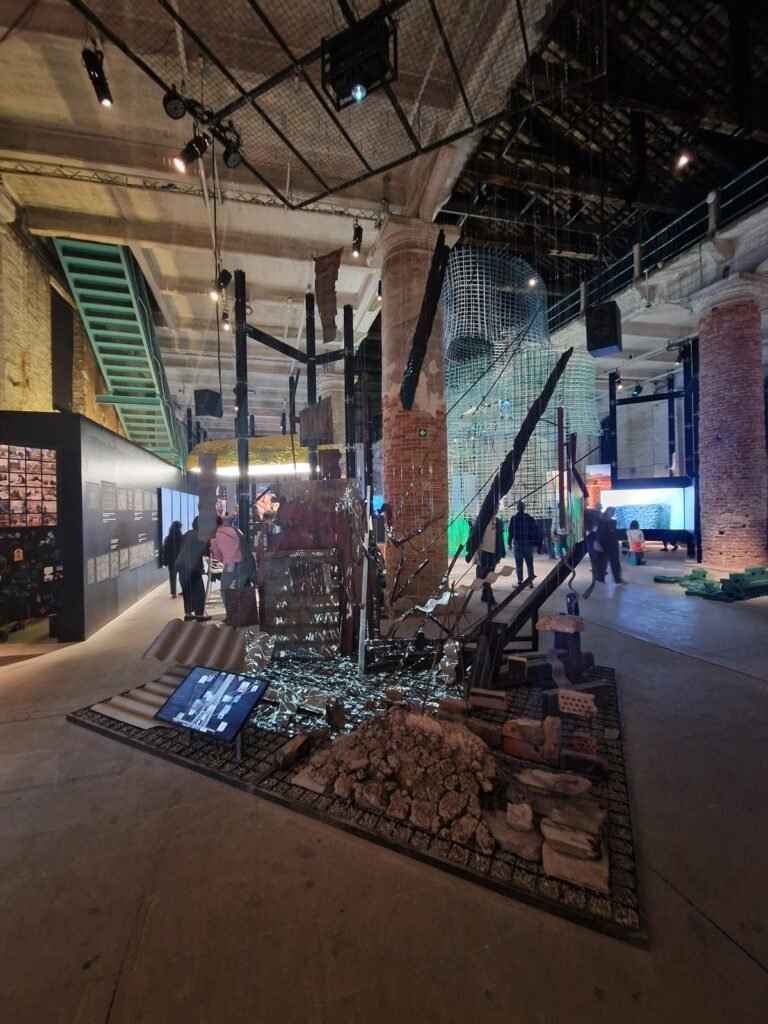 Pasaulio gelbėjimo scenarijai: Venecijos architektūros bienalė. I dalis 4 4 Circularity on the edge