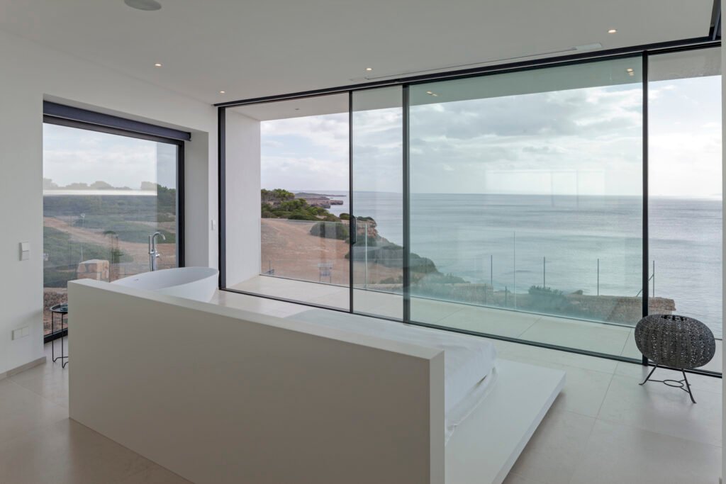 Išmanus pastatas – modernūs, patogūs ir prieinami saugos sprendimai 6 Private House Mallorca 5