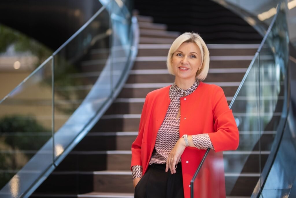 Menas plieno ir stiklo erdvėje: menininkų darbai verslo centre „Hero“ 7 Gintare Zemaite Realco komercinio NT vystymo vadove