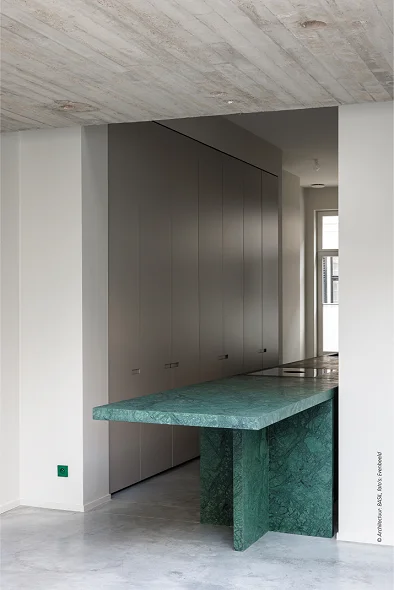 JUNG Kotedzas Briugeje interjeras