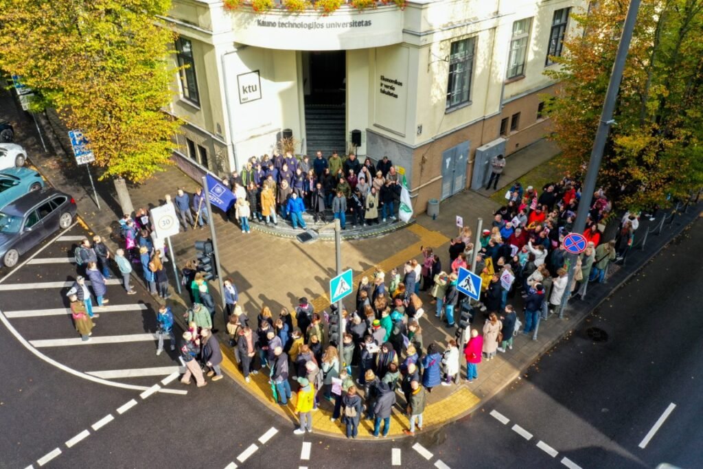 Pilietiškumo architektūra: kodėl kultūrai ir mokslui reikia veikti drauge 3 Kultūros protestas Kaune.