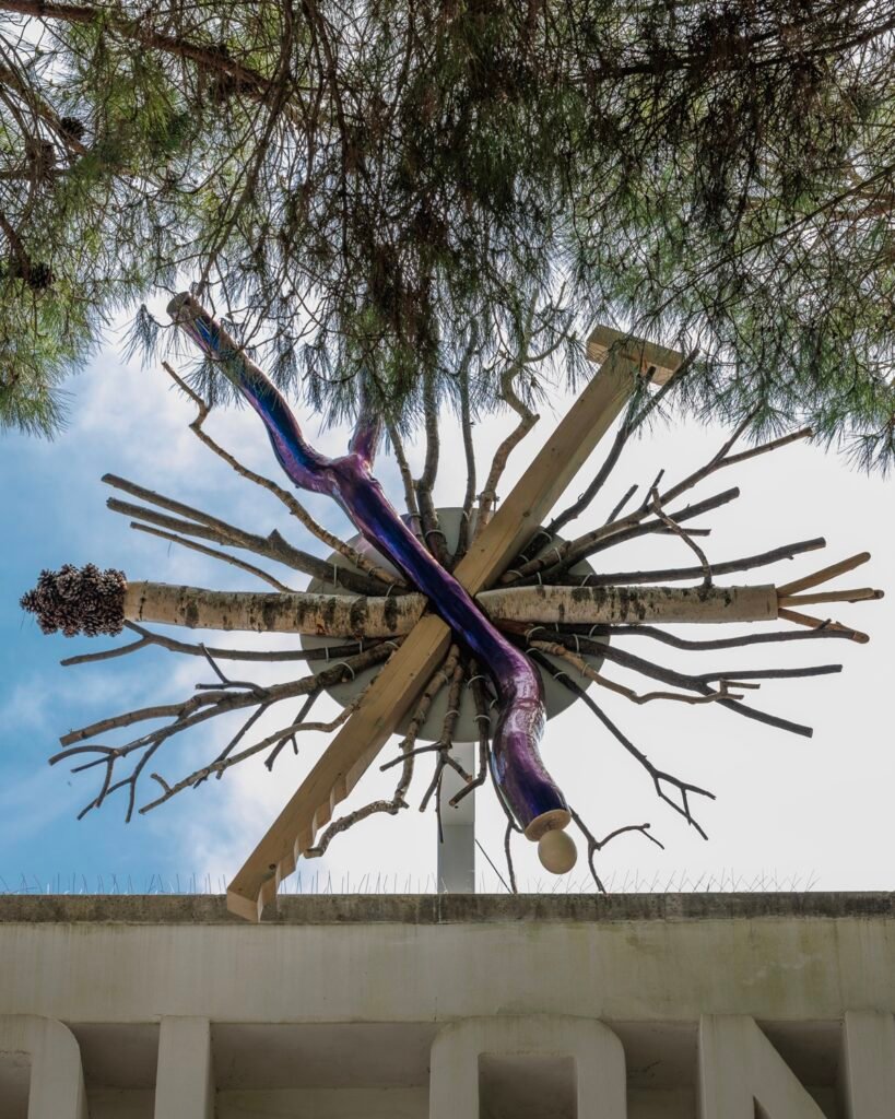 Namų dievai šiuolaikinėje architektūroje: ką saugome, kai kuriame saugumą? 12 Lares and Penates installation view photo Jacopo Salvi Zacheta archive 24