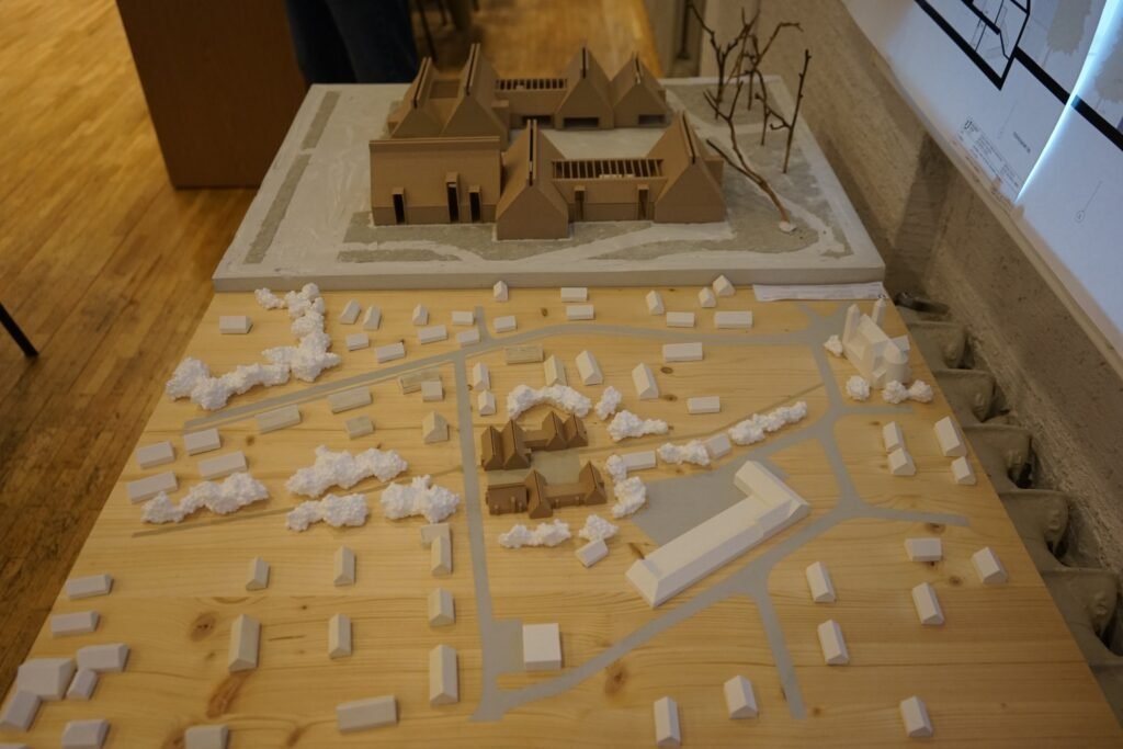 Mažųjų Lietuvos miestų ateitis: ar galime tikėtis jų atgimimo? 2 VILNIUS TECH Urbanistikos katedros studentu paroda Skuode. Skuodo rajono savivaldybes nuotr 1