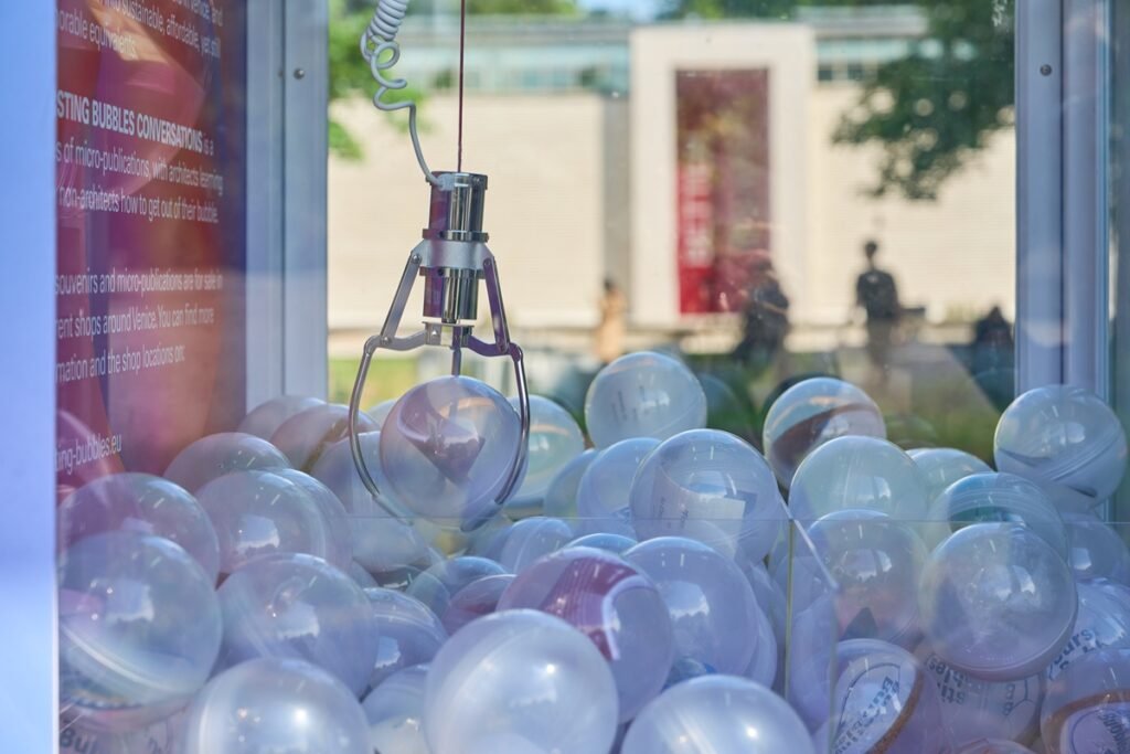 2025.05.08 LaBiennale BurstingBubbles DSC02518