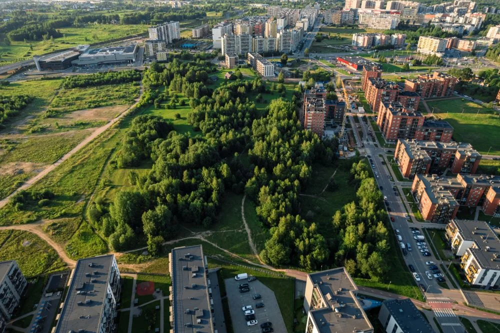 Pavilnionių parkas atgims kaip žalioji Pašilaičių oazė – skelbiamas architektūrinis konkursas 3 Drono nuotrauka 2025 m. liepos men