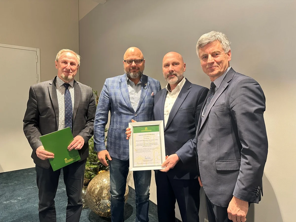 Nuo formalaus instruktavimo – prie akredituotų DSS mokymų statybose 10 DSS pažymėjimų įteikimas