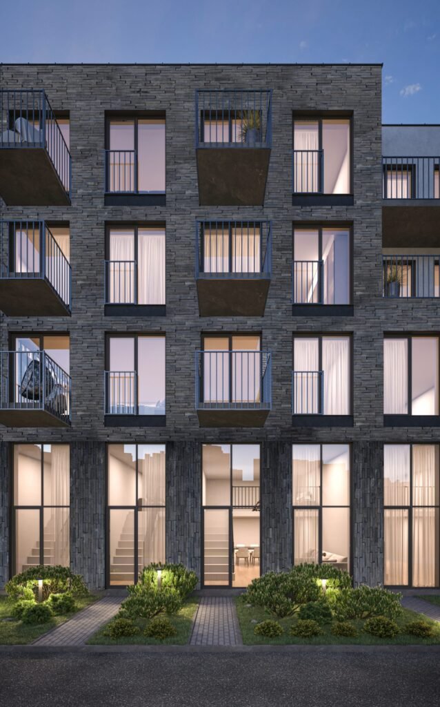 Virš Žirmūnuose statomo pirmo tokio Lietuvoje daugiabučių komplekso iškeltas pabaigtuvių vainikas 5 R2 skalunas scaled 1